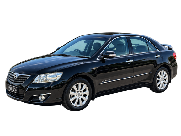 Glossy Black Toyota Aurion